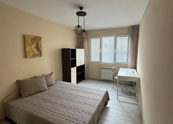 Contemporary Comfort In Lozenets * Sofia