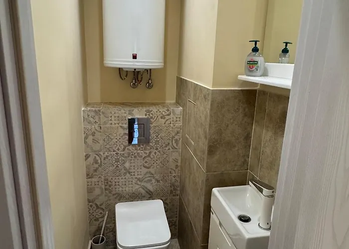 Contemporary Comfort In Lozenets Lejlighed